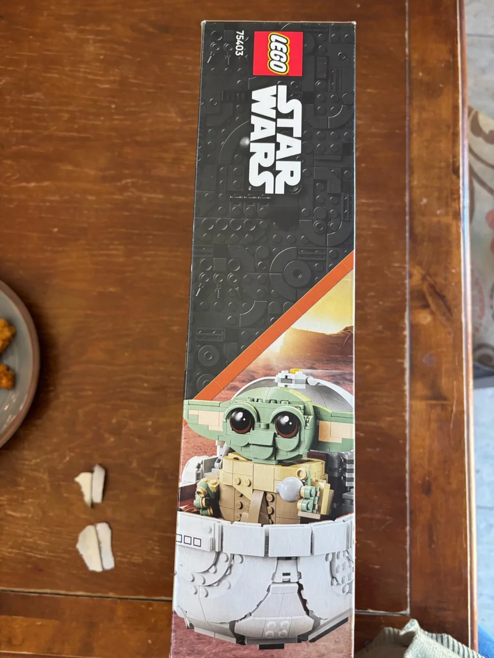 LEGO Star Wars Green, Tan, White Child in Pod Display Set